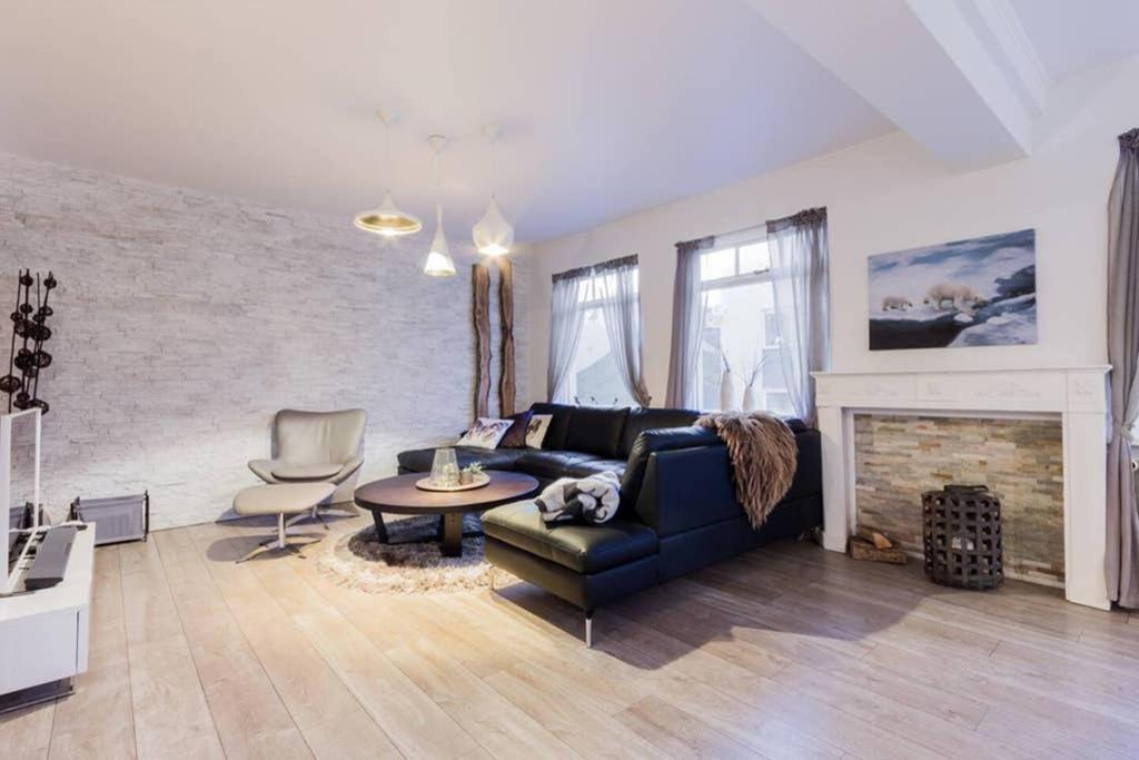 Superb Central Location, No Car Needed - Spacious อาคูเรย์รี ภายนอก รูปภาพ