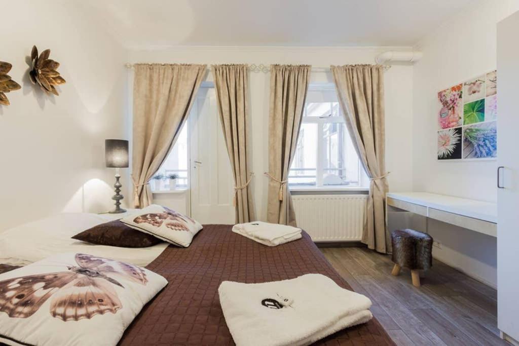 Superb Central Location, No Car Needed - Spacious อาคูเรย์รี ภายนอก รูปภาพ