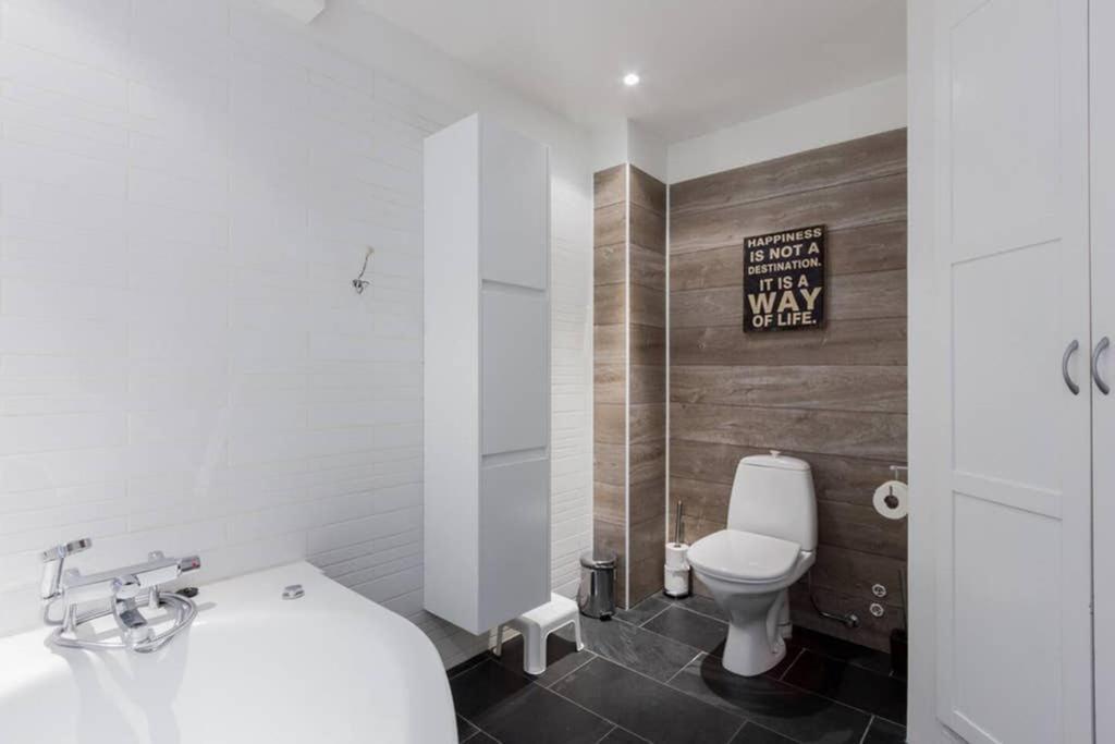 Superb Central Location, No Car Needed - Spacious อาคูเรย์รี ภายนอก รูปภาพ