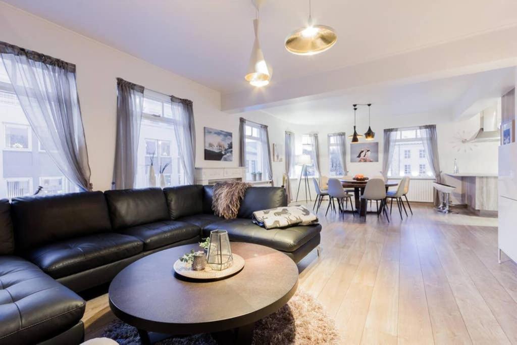 Superb Central Location, No Car Needed - Spacious อาคูเรย์รี ภายนอก รูปภาพ